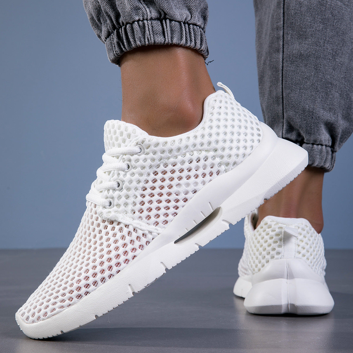 Flyknit Mesh Shoes Large-size Mens Lightweight And Breathable Athletic Shoes