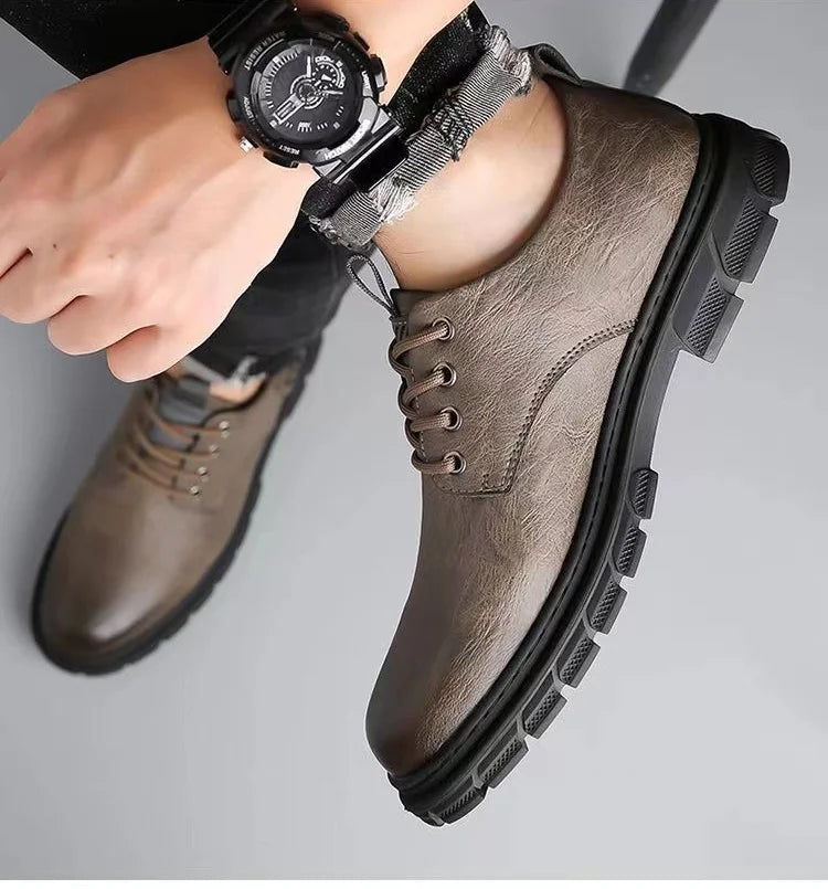 Men new soft soled leather shoes Outdoor nonslip walking shoes Casual light business footwear Comfort workwear trendy male shoe