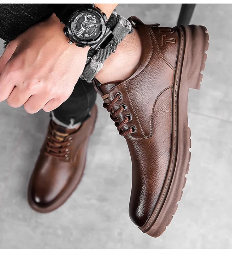 Men's Outdoor Casual Leather Shoes Lace Free Retro Soft Bottom Low-Top Work Shoes