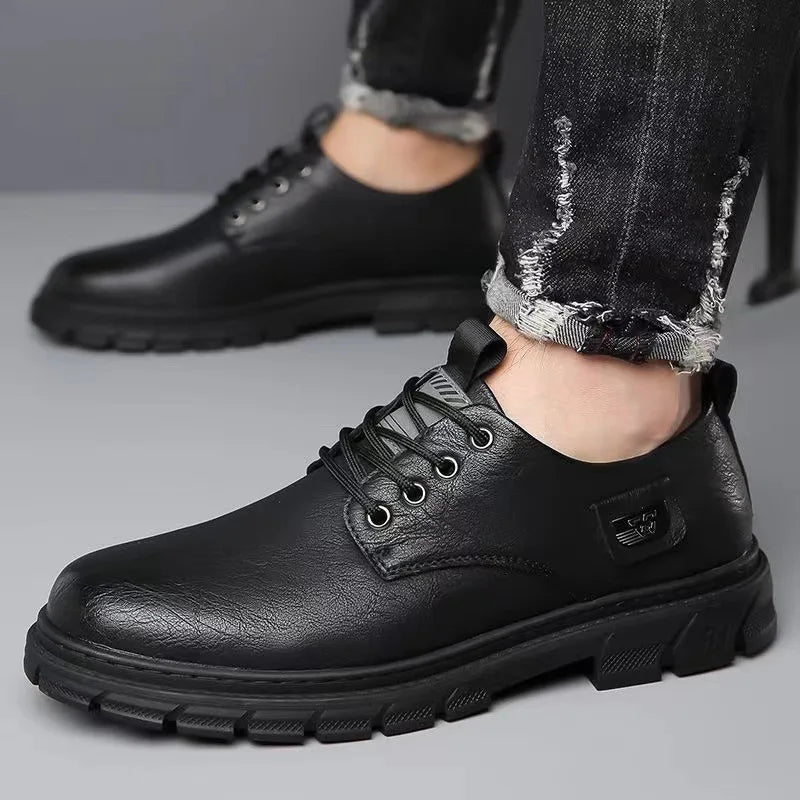 Men new soft soled leather shoes Outdoor nonslip walking shoes Casual light business footwear Comfort workwear trendy male shoe