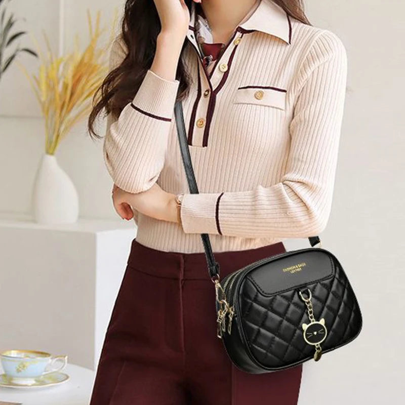 Men's and women's single-shoulder crossbody bags with simple and versatile design. Imitation brand women's bags.