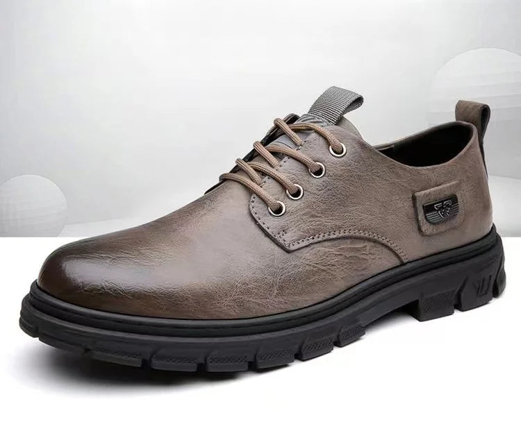 Men new soft soled leather shoes Outdoor nonslip walking shoes Casual light business footwear Comfort workwear trendy male shoe