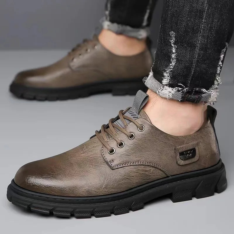 Men new soft soled leather shoes Outdoor nonslip walking shoes Casual light business footwear Comfort workwear trendy male shoe