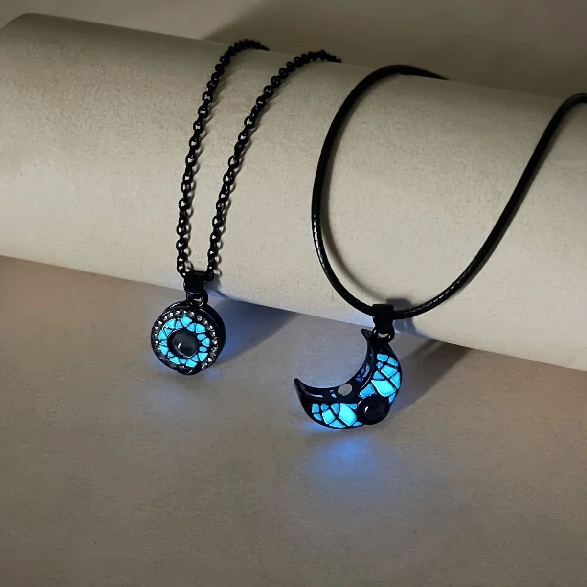 Luminous 100 Languages I Love You Necklace, Glow in the Dark Couple Pendant Necklace, Couple Gift for Boyfriend Girlfriend
