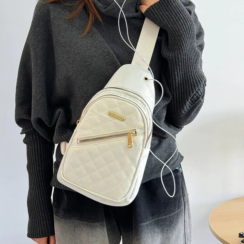 The Neutral Color Bags Are Suitable for Daily Commuting and Can Be Used as Single-Shoulder Bags or Cross-Body Bags