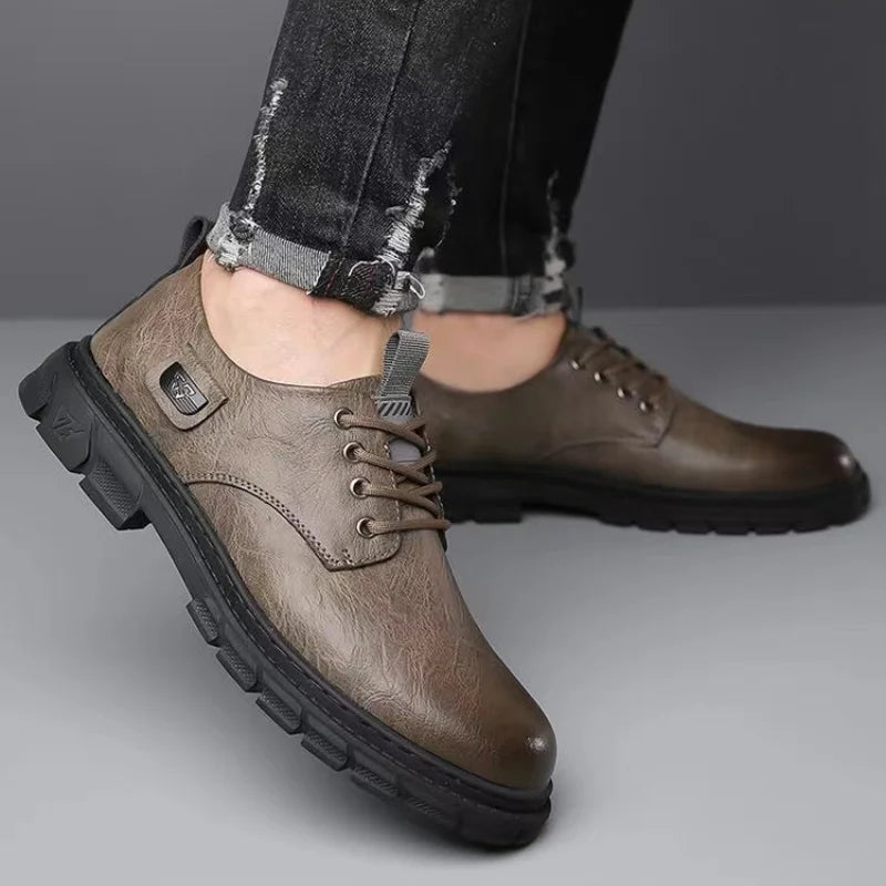 Men new soft soled leather shoes Outdoor nonslip walking shoes Casual light business footwear Comfort workwear trendy male shoe