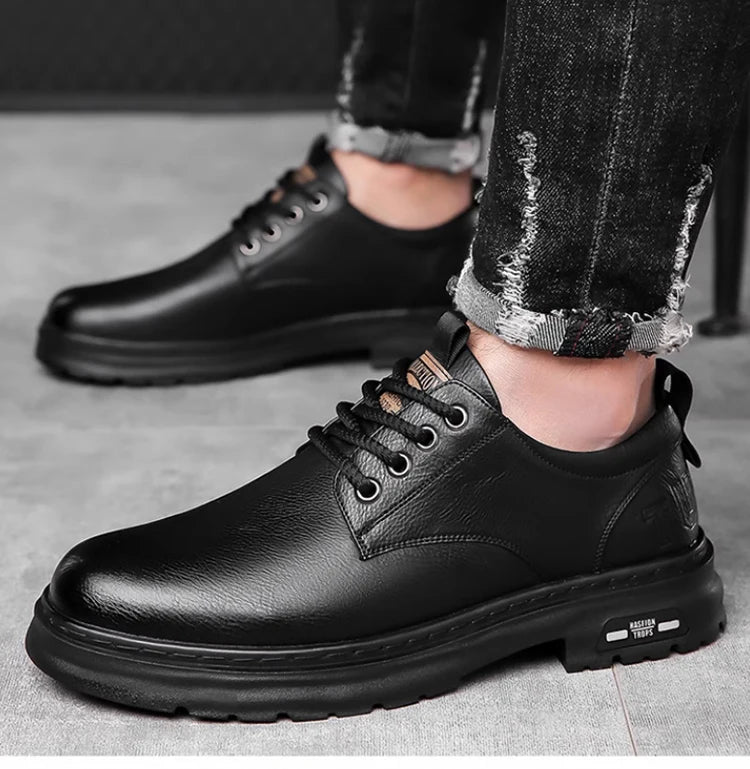 Men's Outdoor Casual Leather Shoes Lace Free Retro Soft Bottom Low-Top Work Shoes