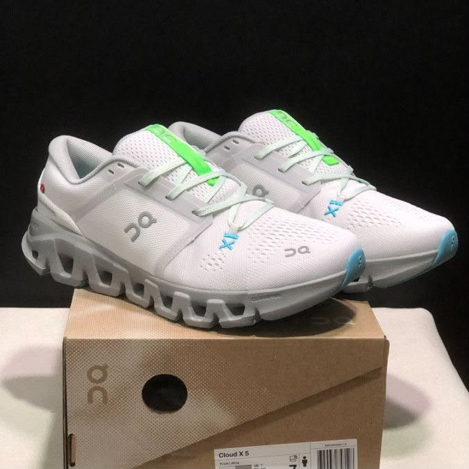 New Running Shoes Breathable Couple Non-Slip Sneakers Mesh Off-road Shoes