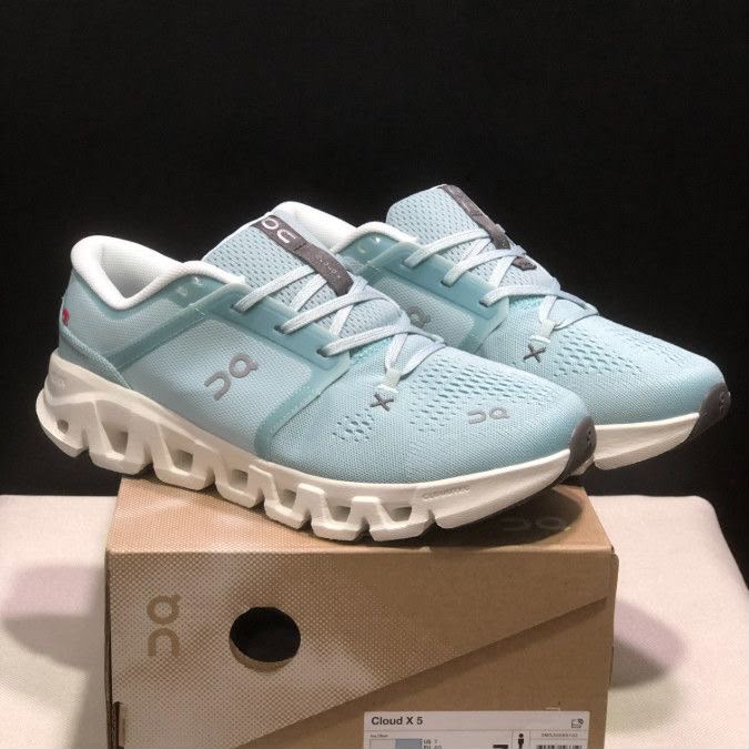 New Running Shoes Breathable Couple Non-Slip Sneakers Mesh Off-road Shoes